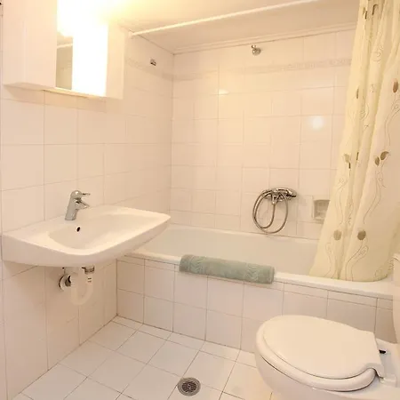 Amarilia Aparthotel 3*