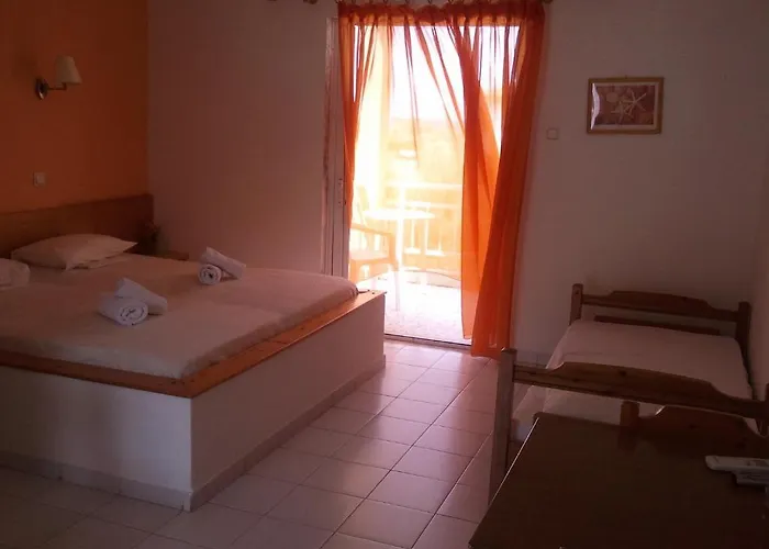 Amarilia Aparthotel 3*